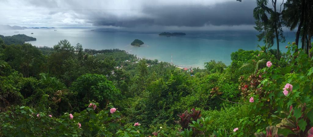 Air Manis Hill Residence Padang Kültér fotó